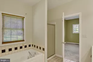 8 Meadowood Pl, Boiling Springs, PA 17007 - Photo 13