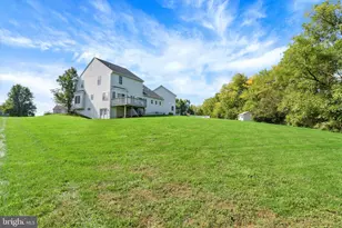 8 Meadowood Pl, Boiling Springs, PA 17007 - Photo 25