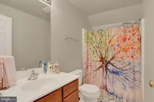 8 Meadowood Pl, Boiling Springs, PA 17007 - Photo 17