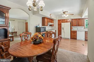 612 Park Hills Dr, Mechanicsburg, PA 17055 - Photo 5