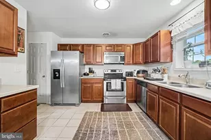 210 Sable Dr, Carlisle, PA 17013 - Photo 3