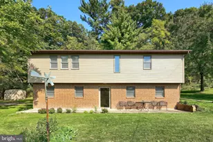 4 E Locust St, Mount Holly Springs, PA 17065 - Photo 3
