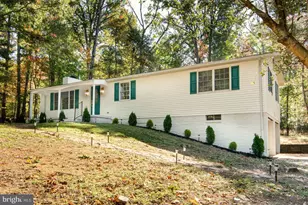 36 White Oak Dr, Carlisle, PA 17015 - Photo 1