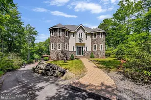 278 Wolf Hollow Rd, Lake Harmony, PA 18624 - Photo 3