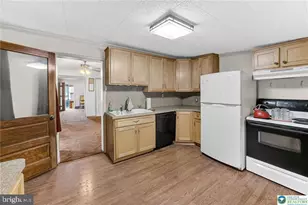 260 E Abbott St, Lansford, PA 18232 - Photo 9