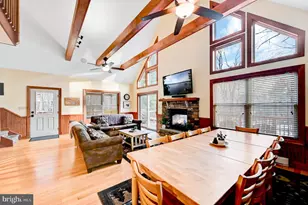 136 Pineknoll Dr, Lake Harmony, PA 18624 - Photo 13