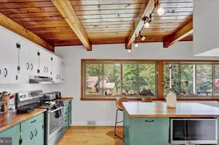 72 Forest Dr, Lake Harmony, PA 18624 - Photo 9