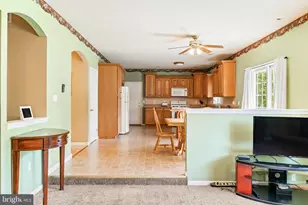 410 Maxine Dr, Lehighton, PA 18235 - Photo 9