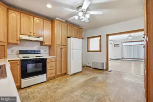 34 Spring Garden St, Lansford, PA 18232 - Photo 9