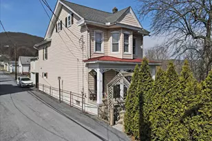 12 Chestnut Ave, Jim Thorpe, PA 18229 - Photo 1