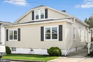 137 E Walter St, Summit Hill, PA 18250 - Photo 3