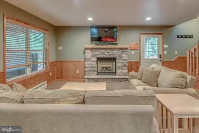 87 Pineknoll Drive, Lake Harmony, PA 18624 - Photo 13