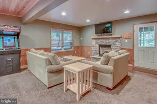 87 Pineknoll Dr, Lake Harmony, PA 18624 - Photo 11