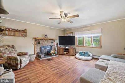 831- 833 E Ridge Street, Lansford, PA 18232 - Photo 5
