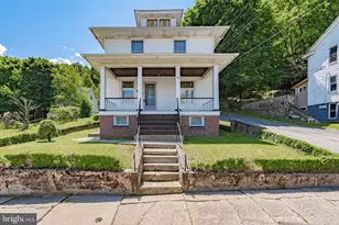 159 W Ridge St, Nesquehoning, PA 18240 - Photo 1