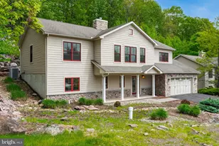 54 Bluestone Ct, Lake Harmony, PA 18624 - Photo 3