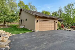 96 Wolf Rd, Lake Harmony, PA 18624 - Photo 3