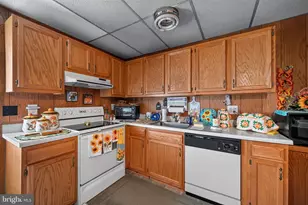 274 S 1st St, Lehighton, PA 18235 - Photo 25