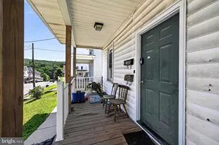 274 S 1st St, Lehighton, PA 18235 - Photo 3
