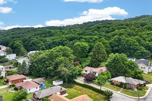 34 W Water St, Lansford, PA 18232 - Photo 7