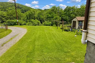 729 N 1st St, Lehighton, PA 18235 - Photo 3