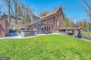 71 Lake Dr, Lake Harmony, PA 18624 - Photo 1