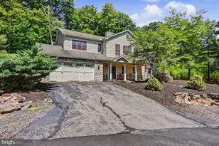 10 Bluestone Ct, Lake Harmony, PA 18624 - Photo 3