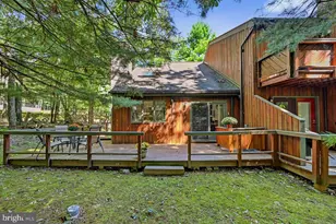 16 Doe Run, Lake Harmony, PA 18624 - Photo 5