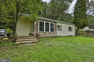 2865 Hemlock St, Palmerton, PA 18071 - Photo 3
