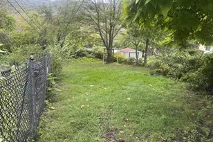 932 Edgemont Ave, Palmerton, PA 18071 - Photo 3