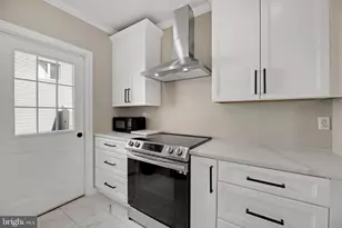 320 Pine St, Schwenksville, PA 16833 - Photo 11