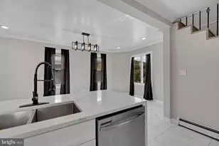 320 Pine St, Schwenksville, PA 16833 - Photo 9