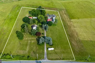 1112 W Bridge St, Spring City, PA 19475 - Photo 3