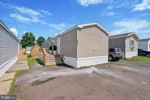 857 Buttonwood Ave, Spring City, PA 19475 - Photo 1