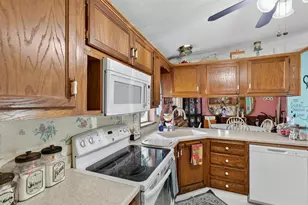 885 Cypress Ave, Spring City, PA 19475 - Photo 11