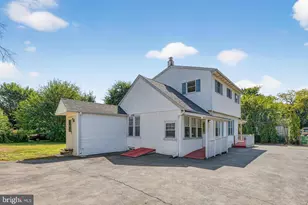 1079 Riverside Dr, Pottstown, PA 19465 - Photo 5