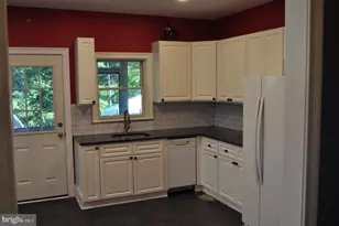 256 Chestnut St, Spring City, PA 19475 - Photo 3