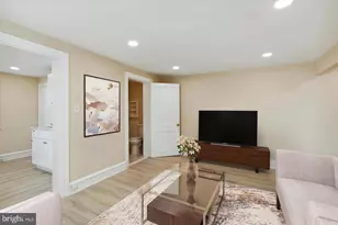 264 Walnut St, Phoenixville, PA 19460 - Photo 3