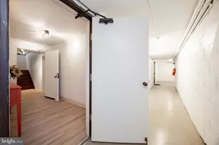 2 Ile Dhuyere, Devon, PA 19333 - Photo 35