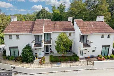 2 Ile Dhuyere #2, Devon, PA 19333 - Photo 5