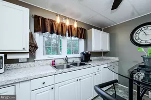 100 Warwick Rd, Elverson, PA 19520 - Photo 21