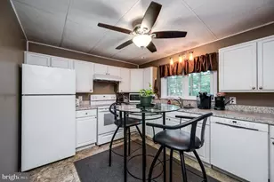 100 Warwick Rd, Elverson, PA 19520 - Photo 19