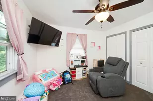 100 Warwick Rd, Elverson, PA 19520 - Photo 17