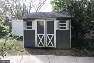 820 W Bridge St, Phoenixville, PA 19460 - Photo 25