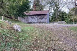 1050 Pike Springs Rd, Phoenixville, PA 19460 - Photo 3
