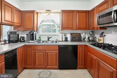 386 Loomis Avenue, Coatesville, PA 19320 - Photo 5