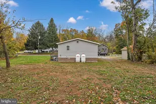 1111 Riverside Dr, Pottstown, PA 19465 - Photo 5