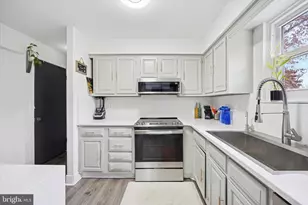 315 Oak Ln W, Exton, PA 19341 - Photo 5