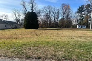 809 Meadowbrook Dr, Coatesville, PA 19320 - Photo 1