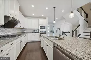 831 Stonecliffe Rd, Malvern, PA 19355 - Photo 5